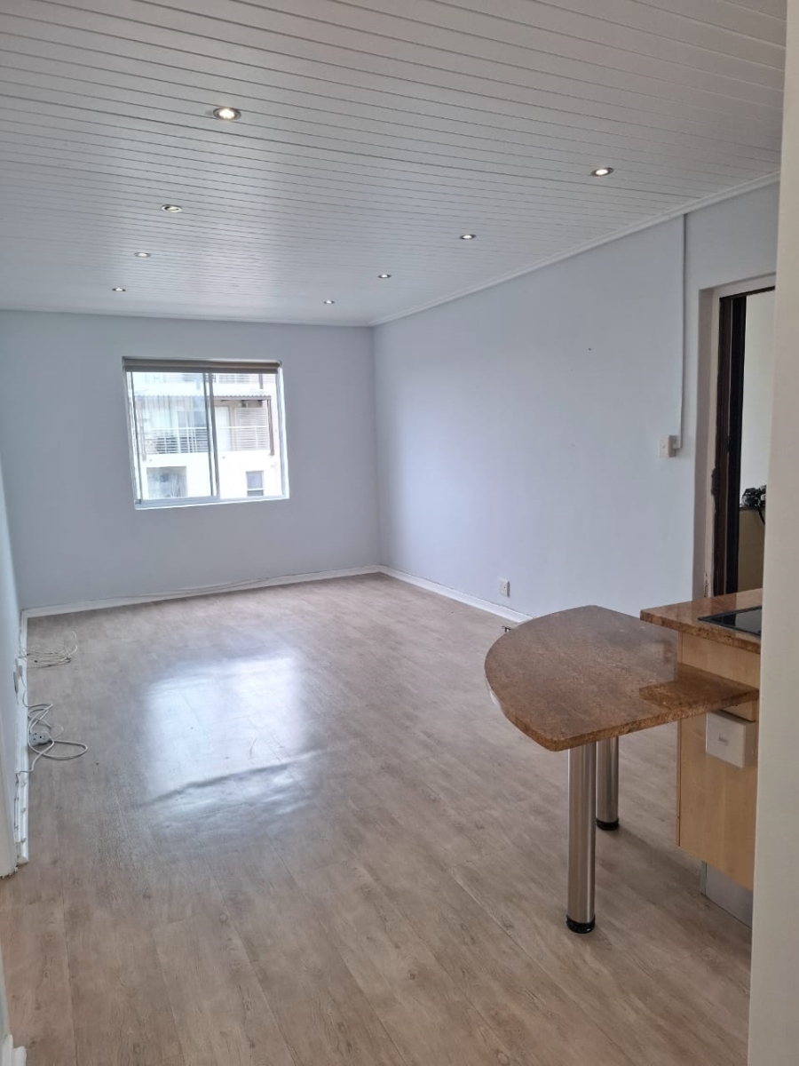 To Let 2 Bedroom Property for Rent in Sea Point Western Cape